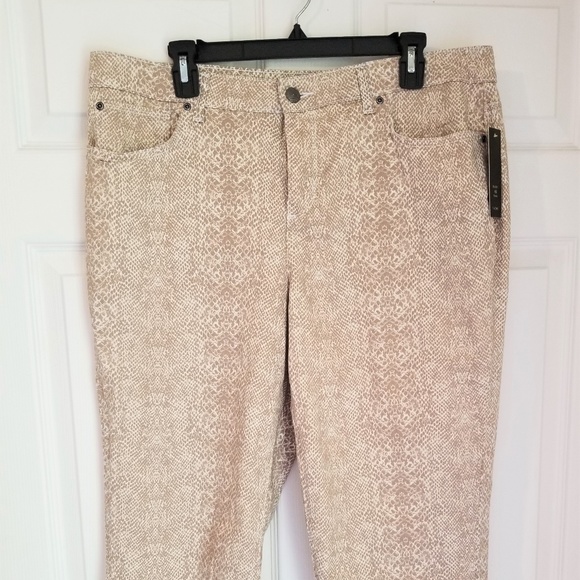 DASH Cropped Jeans NWT 16 Multi-Colored Reptile - Picture 1 of 6